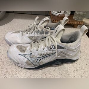 Mizuno wave momentum 3 women’s volleyball shoes